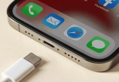 平果苹果15维修分享iPhone15改USB-C接口后能和安卓用户互借充电器吗